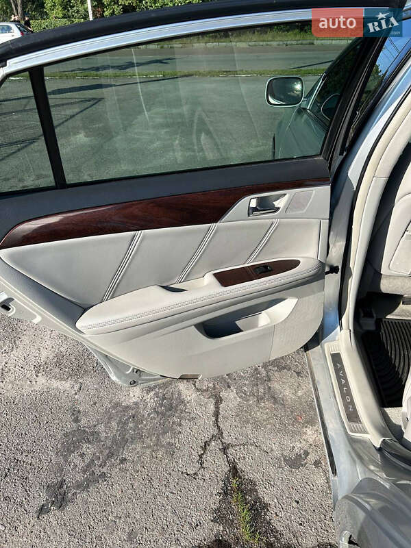 Седан Toyota Avalon 2008 в Житомире