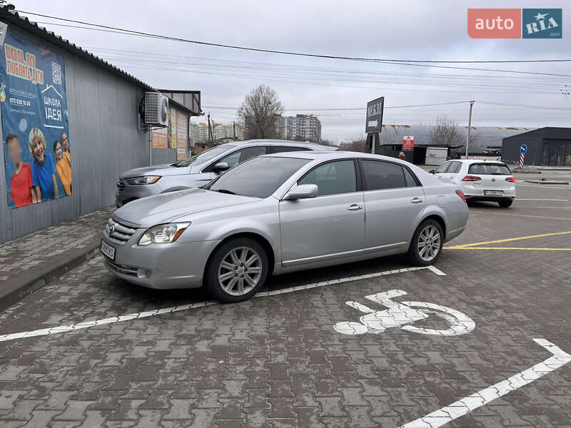 Седан Toyota Avalon 2005 в Києві