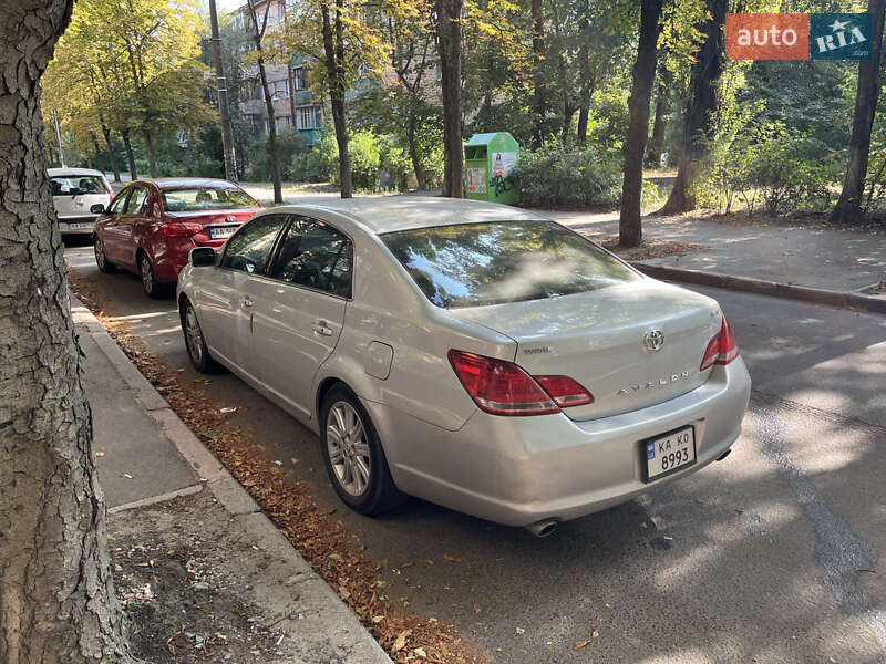Седан Toyota Avalon 2005 в Києві