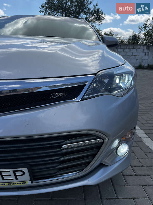 Седан Toyota Avalon 2014 в Житомире