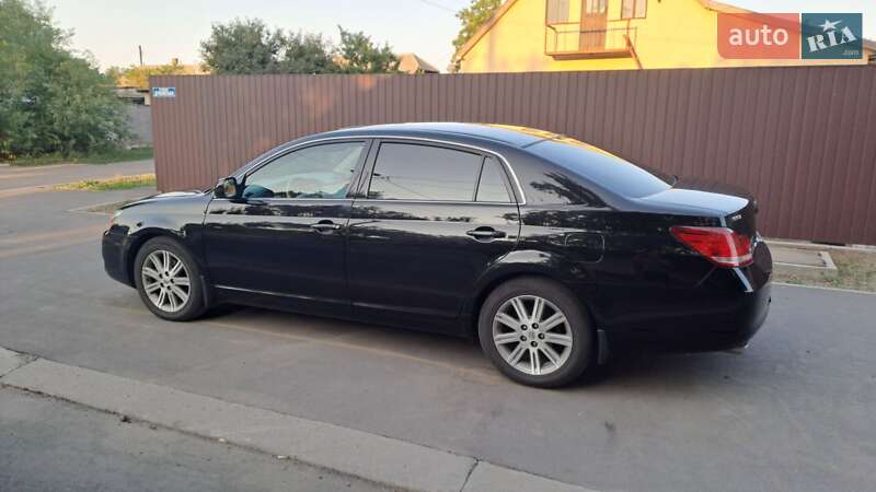 Седан Toyota Avalon 2006 в Измаиле