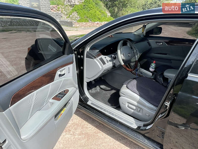Седан Toyota Avalon 2008 в Черняхове