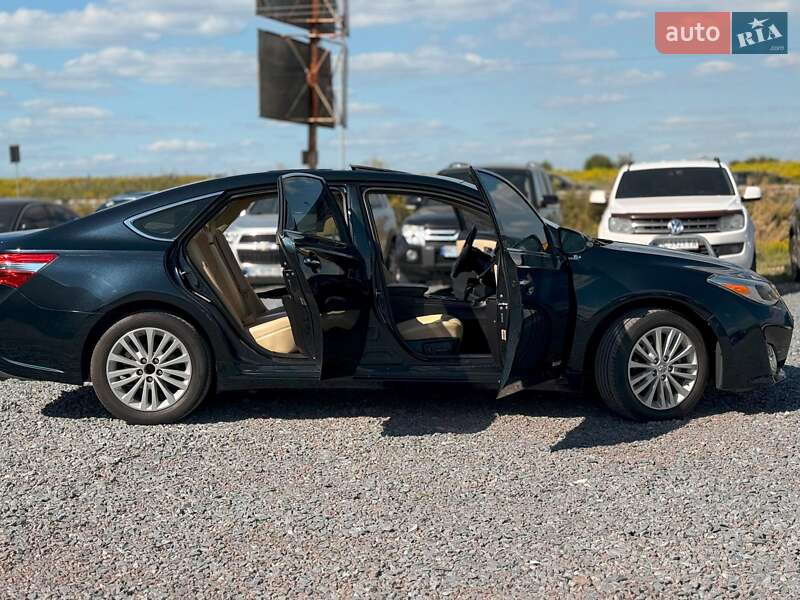 Седан Toyota Avalon 2014 в Львове