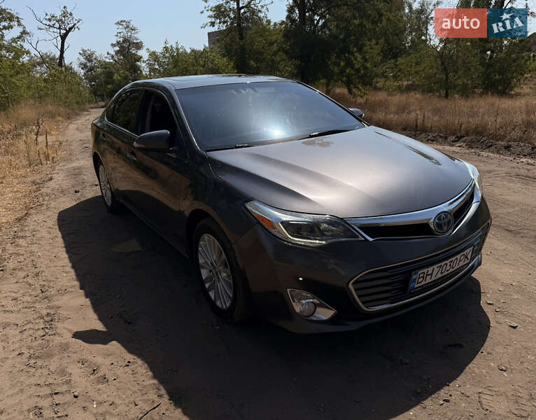 Седан Toyota Avalon 2014 в Білгороді-Дністровському