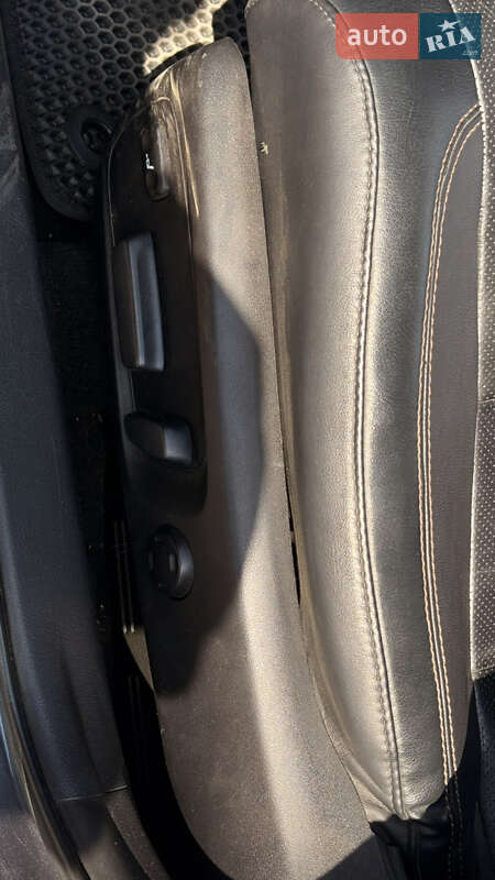 Седан Toyota Avalon 2014 в Білгороді-Дністровському