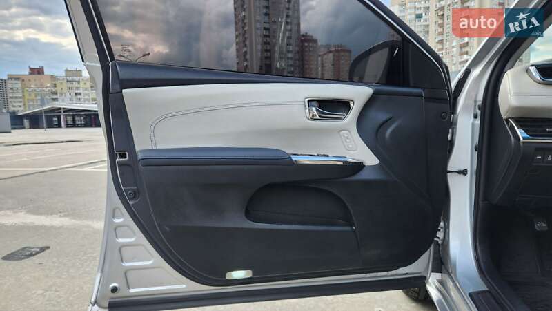 Седан Toyota Avalon 2014 в Києві