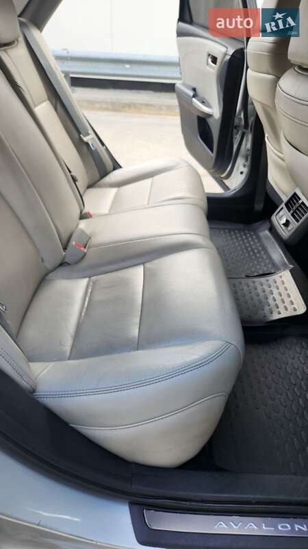 Седан Toyota Avalon 2014 в Києві