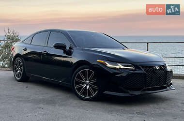 Седан Toyota Avalon 2019 в 