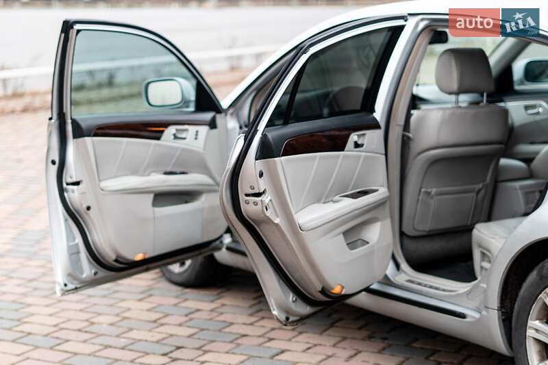 Седан Toyota Avalon 2008 в Львові