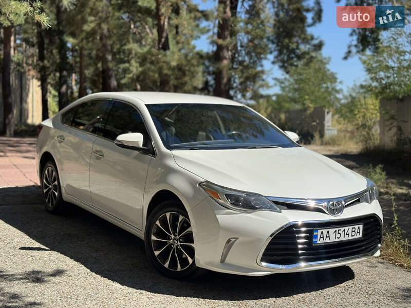 Toyota Avalon 2015