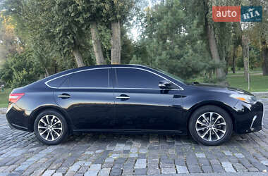Седан Toyota Avalon 2015 в 