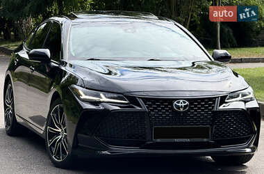 Седан Toyota Avalon 2018 в Ровно