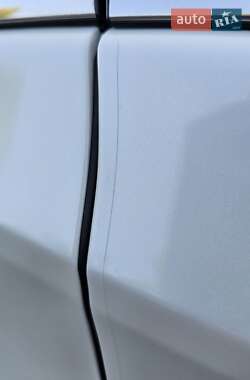 Седан Toyota Avalon 2017 в  фото 16 Седан Toyota Avalon 2017 в