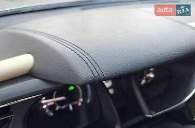 Седан Toyota Avalon 2017 в  фото 40 Седан Toyota Avalon 2017 в