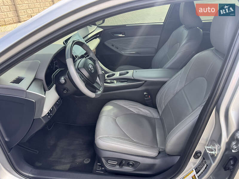 Седан Toyota Avalon 2019 в Черноморске