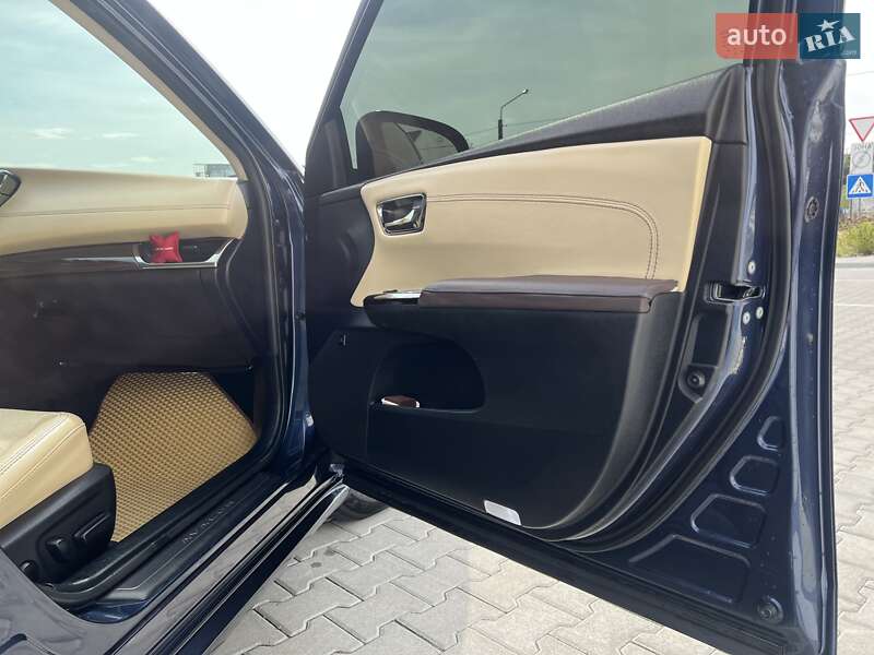 Седан Toyota Avalon 2015 в Львове