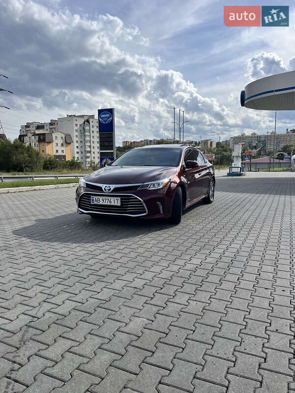 Седан Toyota Avalon 2015 в Хмельницком