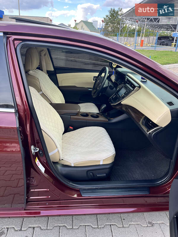 Седан Toyota Avalon 2015 в Хмельницком