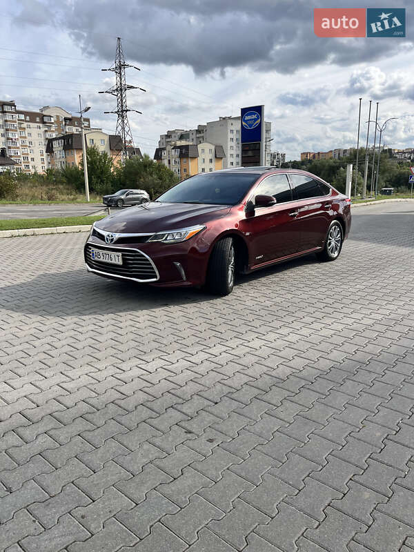 Седан Toyota Avalon 2015 в Хмельницком
