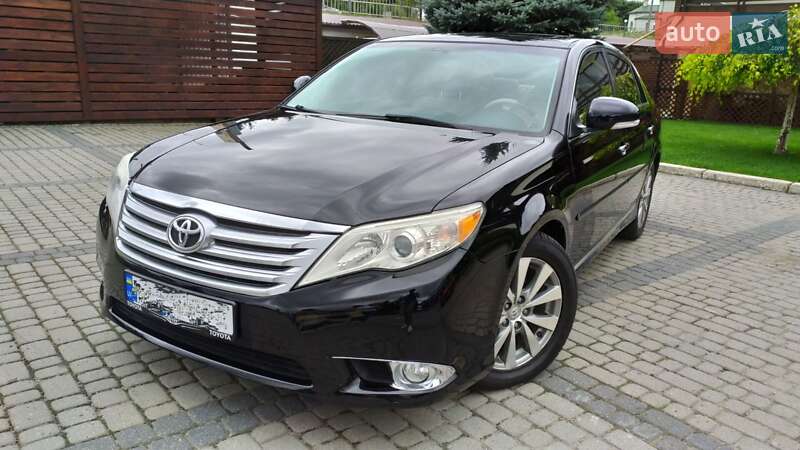 Седан Toyota Avalon 2011 в 