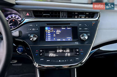 Седан Toyota Avalon 2012 в 