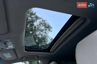 Седан Toyota Avalon 2012 в 