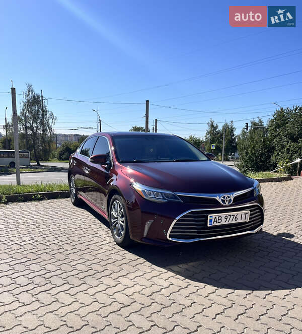 Седан Toyota Avalon 2015 в Хмельницком