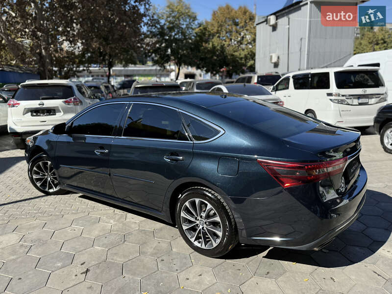 Седан Toyota Avalon 2016 в Одесі