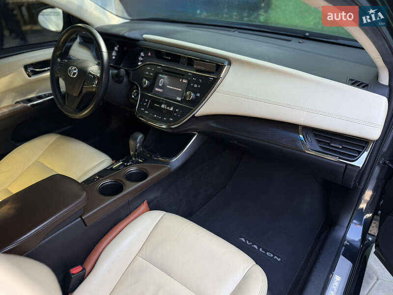 Седан Toyota Avalon 2016 в Одесі