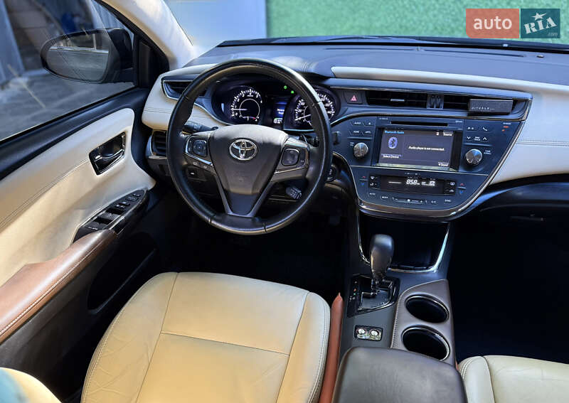 Седан Toyota Avalon 2016 в Одесі