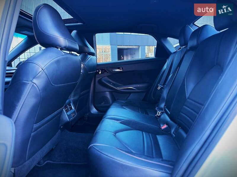 Седан Toyota Avalon 2018 в Киеве