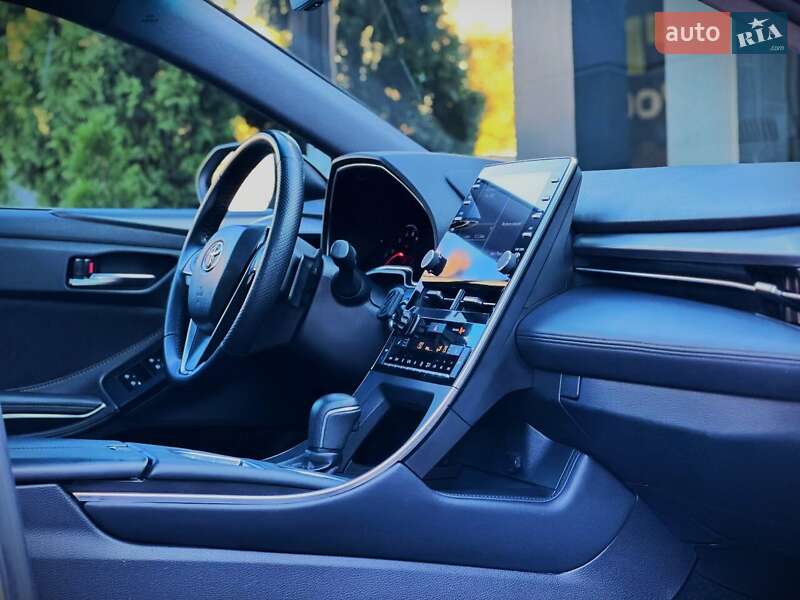 Седан Toyota Avalon 2018 в Киеве