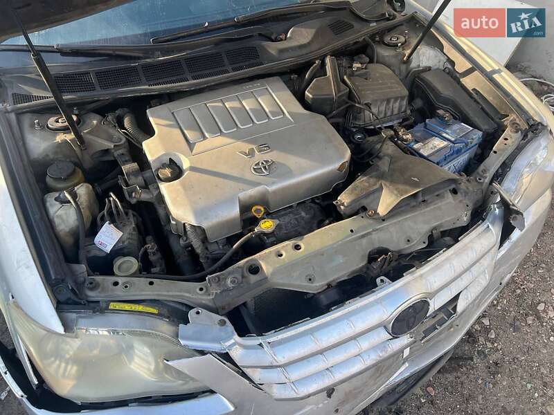 Седан Toyota Avalon 2006 в Киеве