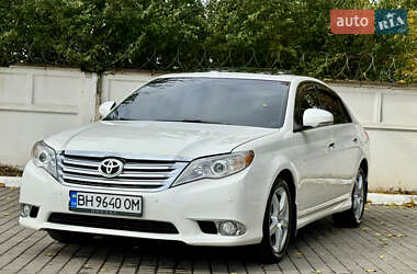 Седан Toyota Avalon 2011 в 