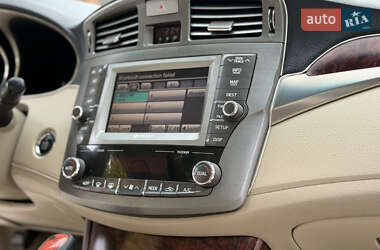 Седан Toyota Avalon 2011 в 