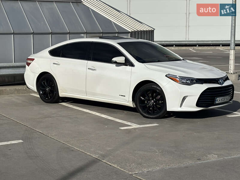 Седан Toyota Avalon 2016 в Киеве