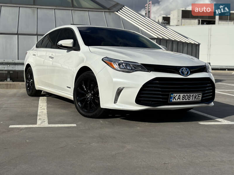 Седан Toyota Avalon 2016 в Киеве