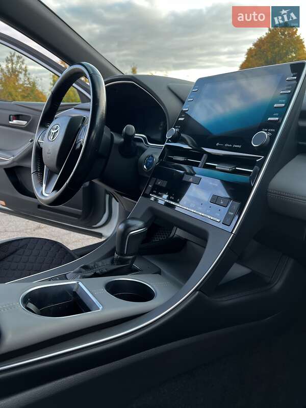 Седан Toyota Avalon 2019 в Володимирі