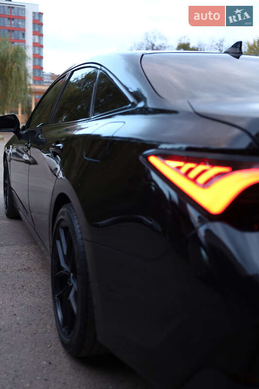 Седан Toyota Avalon 2018 в Ивано-Франковске