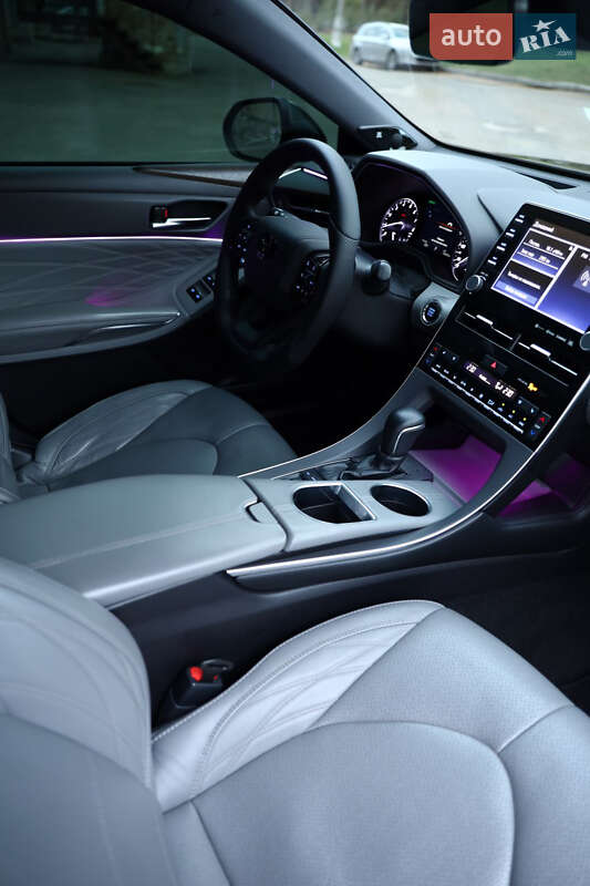 Седан Toyota Avalon 2018 в Ивано-Франковске