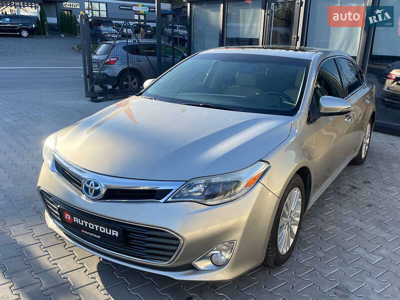 Седан Toyota Avalon 2014 в Чернівцях