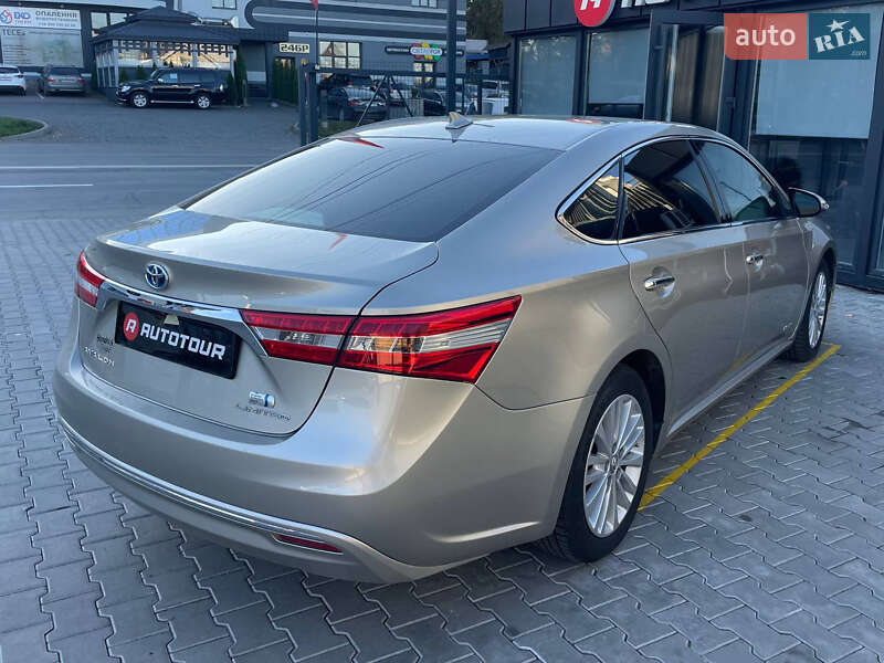 Седан Toyota Avalon 2014 в Чернівцях
