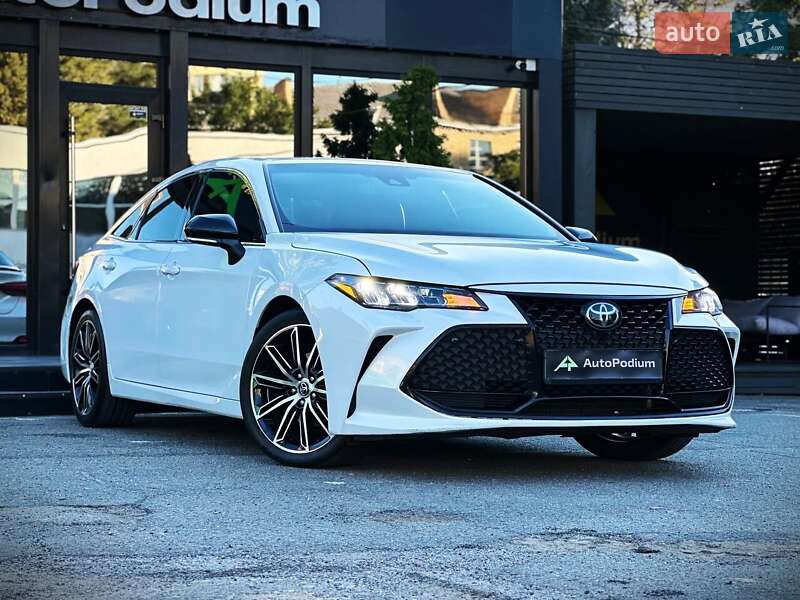 Седан Toyota Avalon 2018 в Киеве фото 6 Седан Toyota Avalon 2018 в Киеве