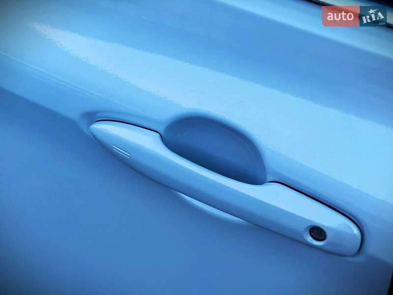 Седан Toyota Avalon 2018 в Киеве фото 9 Седан Toyota Avalon 2018 в Киеве