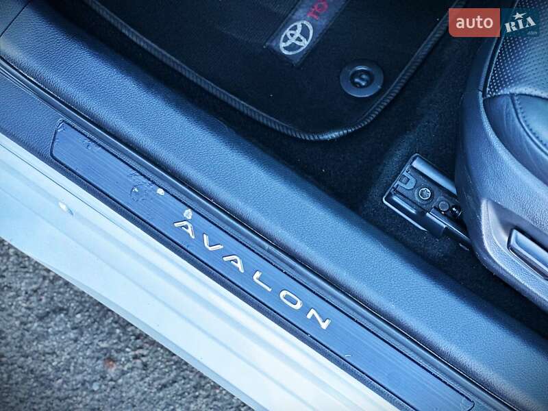 Седан Toyota Avalon 2018 в Киеве фото 21 Седан Toyota Avalon 2018 в Киеве