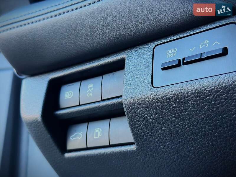 Седан Toyota Avalon 2018 в Киеве фото 24 Седан Toyota Avalon 2018 в Киеве