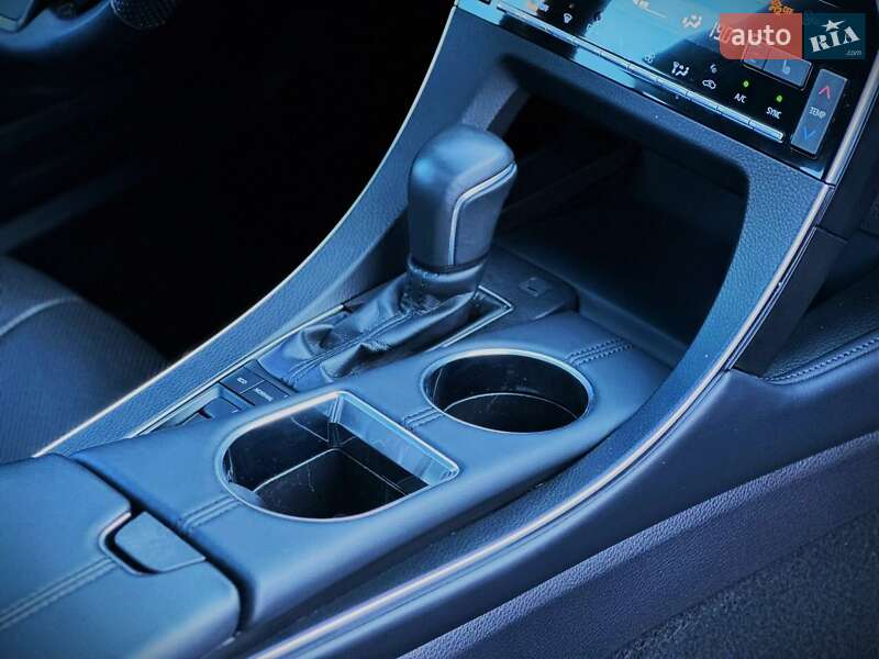 Седан Toyota Avalon 2018 в Киеве фото 36 Седан Toyota Avalon 2018 в Киеве