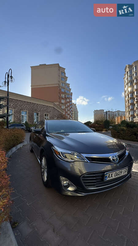 Седан Toyota Avalon 2013 в Киеве фото 7 Седан Toyota Avalon 2013 в Киеве