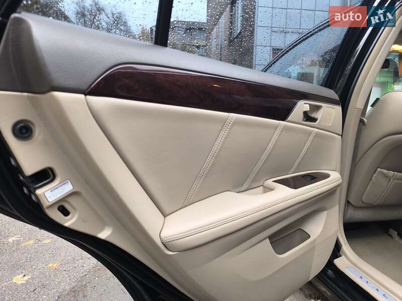 Седан Toyota Avalon 2008 в Киеве