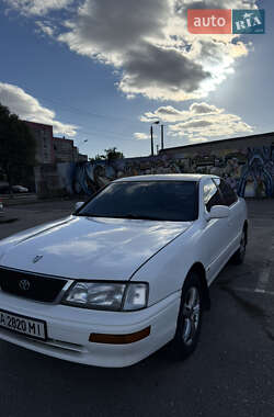Седан Toyota Avalon 1996 в Киеве